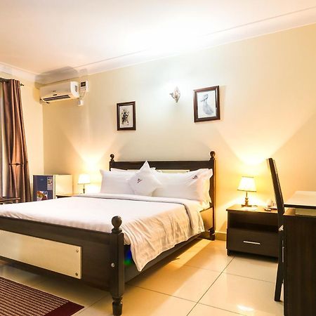 Marie'S Royale Hotel Кампала Экстерьер фото