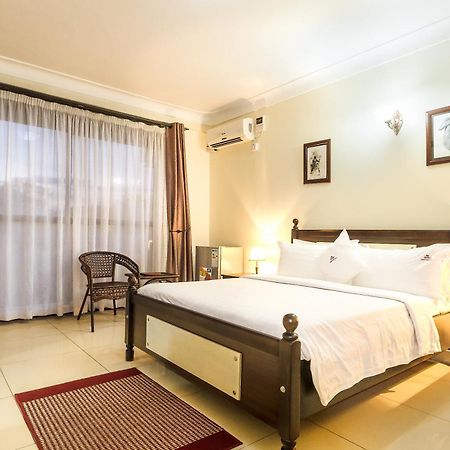 Marie'S Royale Hotel Кампала Экстерьер фото