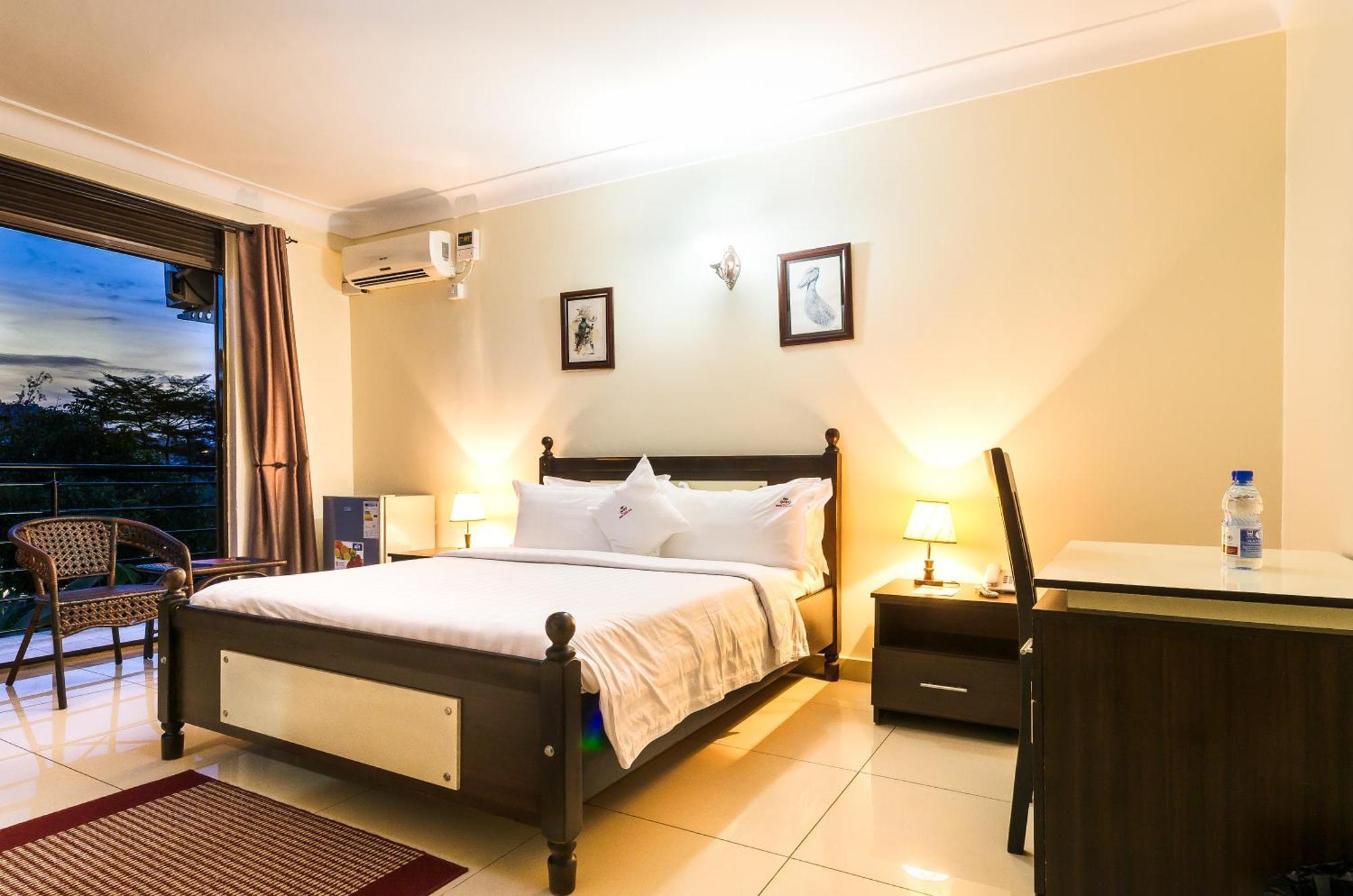 Marie'S Royale Hotel Кампала Экстерьер фото
