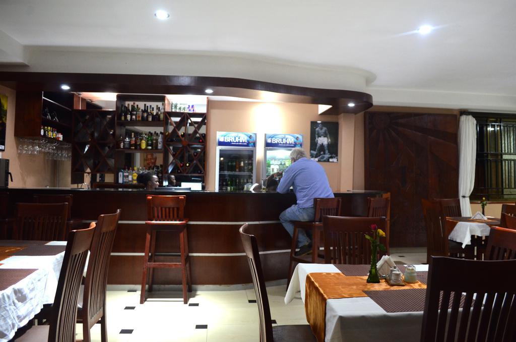 Marie'S Royale Hotel Кампала Экстерьер фото