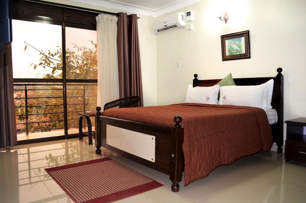 Marie'S Royale Hotel Кампала Экстерьер фото