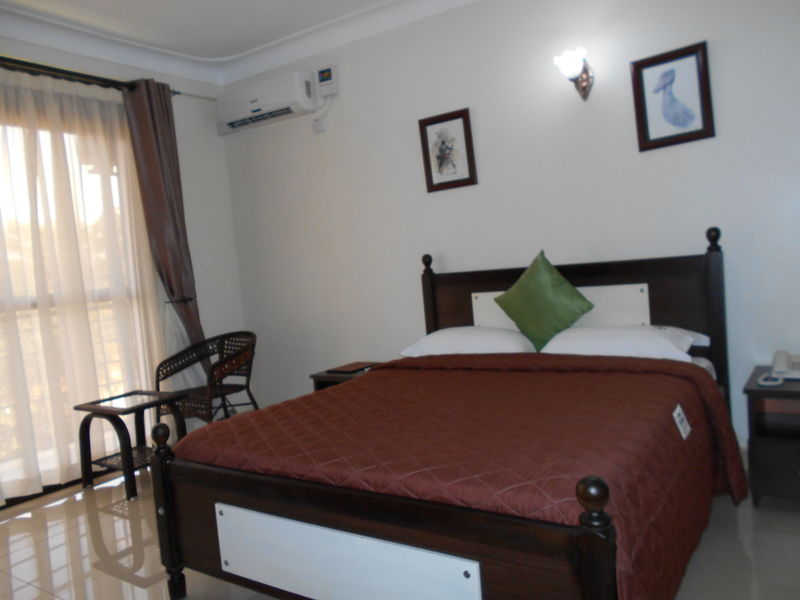 Marie'S Royale Hotel Кампала Экстерьер фото