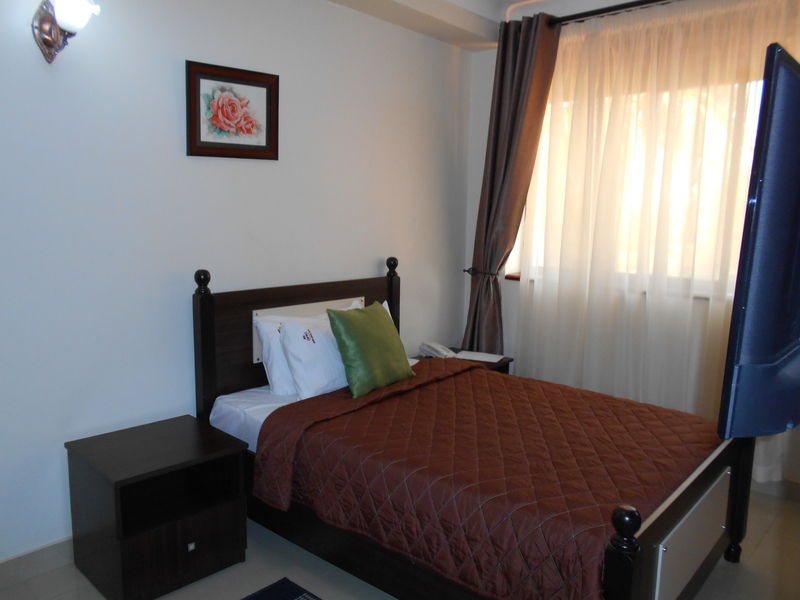Marie'S Royale Hotel Кампала Экстерьер фото