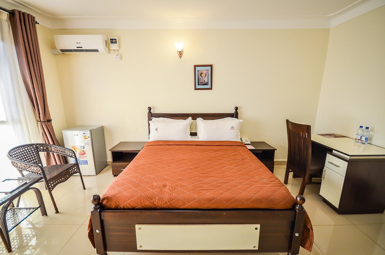 Marie'S Royale Hotel Кампала Экстерьер фото