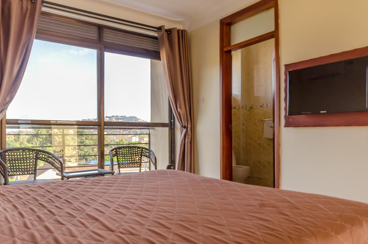 Marie'S Royale Hotel Кампала Экстерьер фото