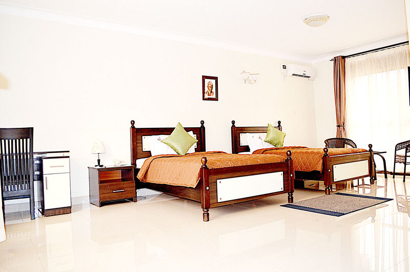 Marie'S Royale Hotel Кампала Экстерьер фото