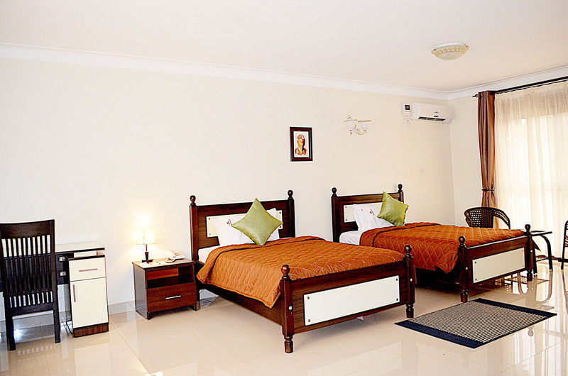 Marie'S Royale Hotel Кампала Экстерьер фото